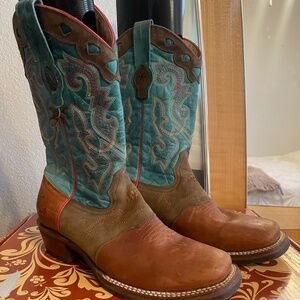 Justin women’s square toe boots